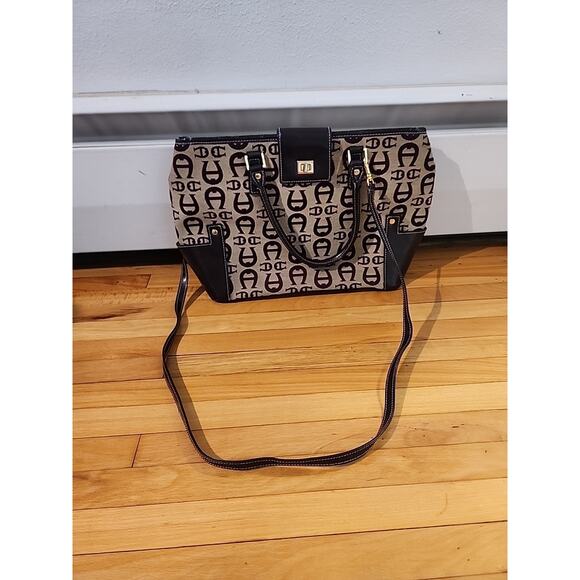 Vintage Etienne Aigner Shoulder Bag Purse Signature Logo Leather Trim Crossbody - Picture 1 of 9